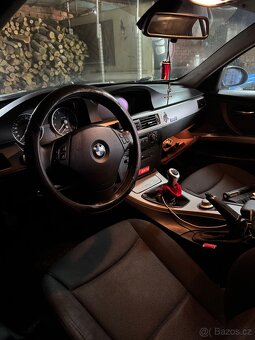BMW e90 320i na díly nebo na opravu - 3