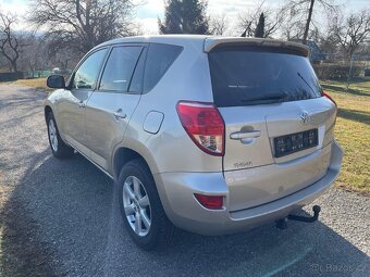 TOYOTA RAV 4 2,0i 112KW BENZÍN AUTOMAT 4X4 81.000KM - 3