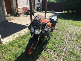 Yamaha FZR 600 R - 3