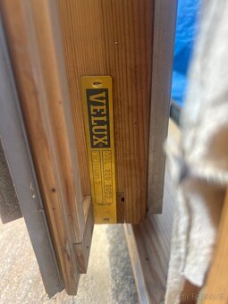 5x Velux střešní okna - vyndané - 3