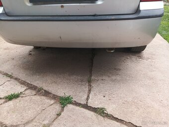 Prodám zadní nárazník na Octavii 1 combi - 3