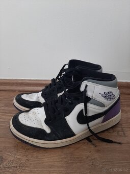 Jordan 1 Mid Suede - 3