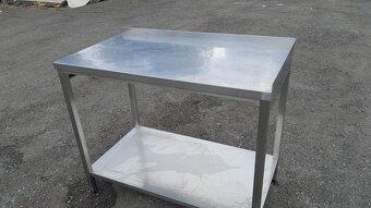 Nerezový stůl 110x60x90 cm se sp. polici a zadním lemem - 3