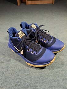 Sportovní boty Nike Air Versitile - 3