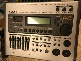 TD-20 V-drum kompletní bicí souprava + hardware - 3