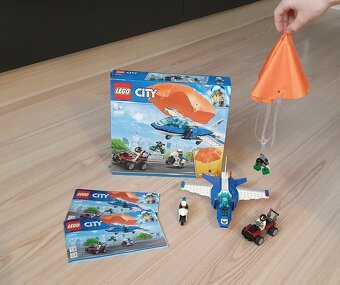 Lego 60208 Zatčení zloděje s padákem - 3