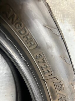 Prodám pneumatiku Brigestone 170/60R17 - 3