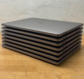 MacBook Pro 2020/16GB RAM/Intel i5/512GB SSD/Záruka - 3