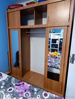 Šatní skříň - 3
