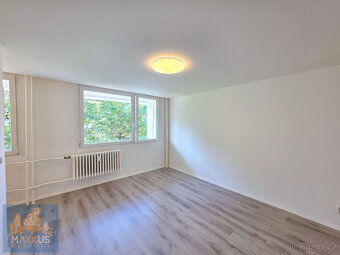 Pronájem světlého bytu 1+kk, 26,5 m², Vodárenská ulice, Klad - 3