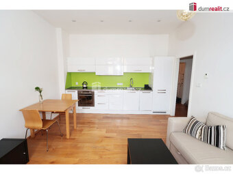 Světlý byt 2+kk, 51 m2, po kompletní rekonstukci, zařízený,  - 3