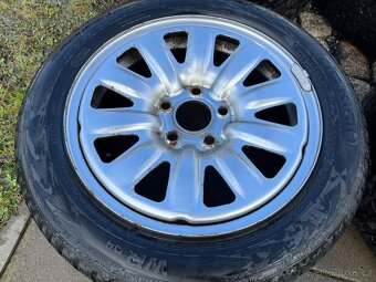 4x plechový disky 5x114 R16, zimní pneu - 3