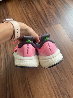 Dámské běžecké boty Adidas Solar Boost - 3
