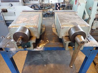 Strojní svěráky 250mm - 3