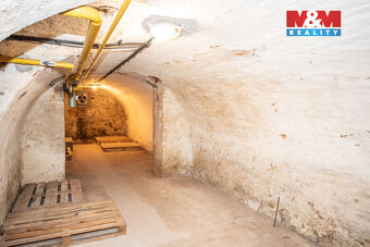 Pronájem skladu v Pardubicích, ul. 17. listopadu - 3