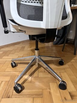 Ergonomická kancelářská židle – DIABLO V-BASIC (bílo-šedá) - 3