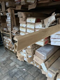 Podlahové lišty 250 cm  + koce a spojky - 3