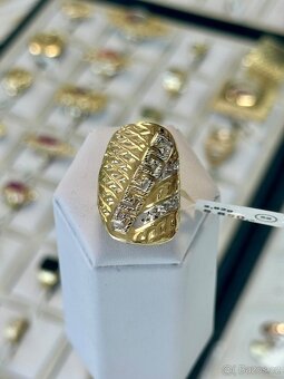 Zlatý prsten 2,92g - 3