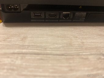 ps4 slim - 3