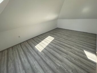 Pronájem bytu 2+kk Olomouc, Hanácká - 3