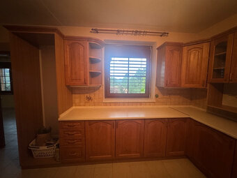 Kuchyňská linka - dvířka z masivu - 3