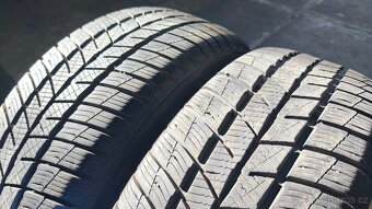 215/60R16 - 3