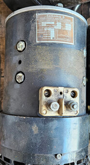 Prodám starší elektromotory 14 ks - 3
