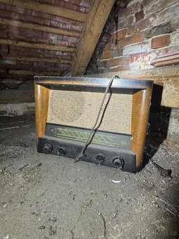 Retro rádio Tesla - 3