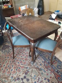 Stůl masiv a nově přečalouněné židle - 3