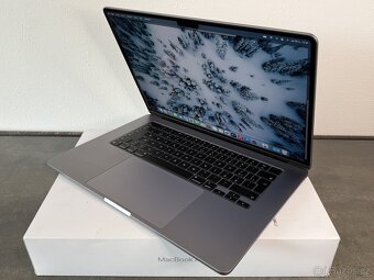 MacBook Air 15' '2023 / M2 / 8GB / 256GB SSD / Space Gray - 3