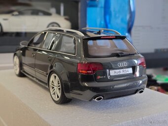 Audi RS4 Avant 1:18 Ottomobile - 3