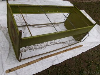 prodám hračku -plechová postýlka pro panenku - stahovací kov - 3