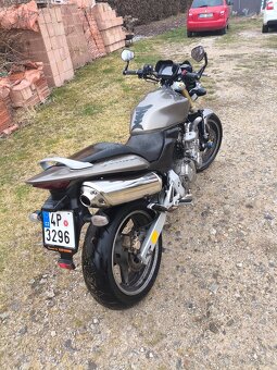 Honda Hornet 600F - 3