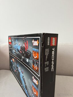 42066 LEGO Technic Air Race Jet - 3