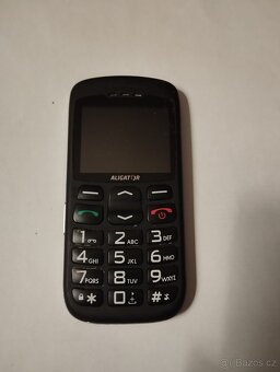 Mobilní telefon pro seniory značky Aligator - 3