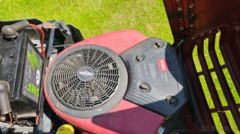 ZAHRADNÍ TRKTOR TORO WHEEL HORSE DH 220 - 3