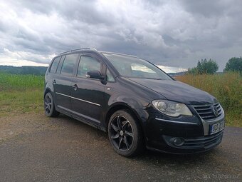 VW Touran, 2.0 TDI, DSG, Xenon, tažné - 3