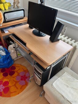 Pracovní stůl + židle - 3