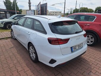 Ceed sw benzín 1.0 rok 2022, najeto 72.000km. Tovární Záruka - 3