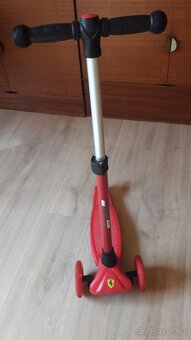 DĚCKÁ KOLOBĚŽKA FERARI - 3
