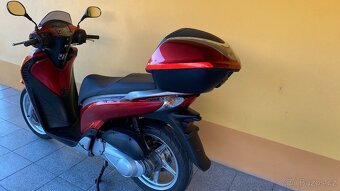 Honda SH 125i / po 1.majiteli / 2x klíč /nové pneu/ serviska - 3
