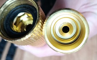 Smršťovací nepoužitá zahradní hadice černá 10m, mosaz 1" - 3