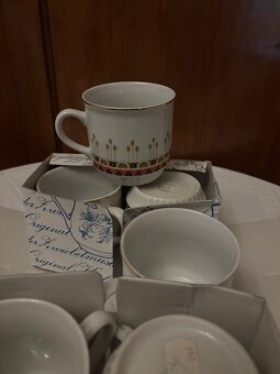 Karlovarský porcelán sada retro hrnků v originalní krabici - 3