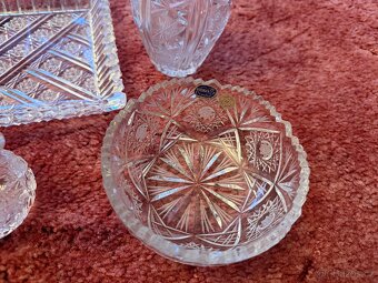 Sklo, porcelán a čajové sety z pozůstalosti - 3