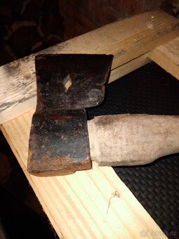 Tesařská sekera - 3