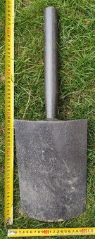 rýč z masivního železa 700 Kč - 3