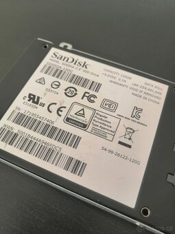 2 starší SSD disky (plně funkční) - 3