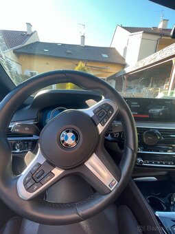 BMW M550i xDrive - 3