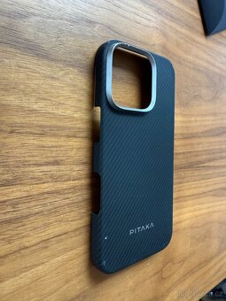 Kryt Pitaka iPhone 16 pro - 3
