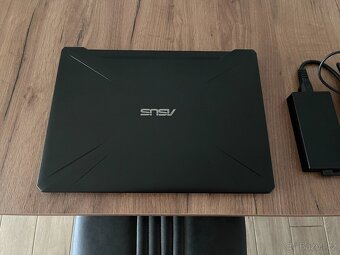 HERNÍ Asus GTX 1650-RGB-Ryzen5 8x3.7GHz-15.6"FHD IPS-SSD - 3